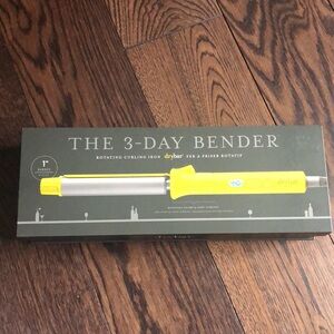 NWTs Drybar 3 day bender 1” barrel curling iron